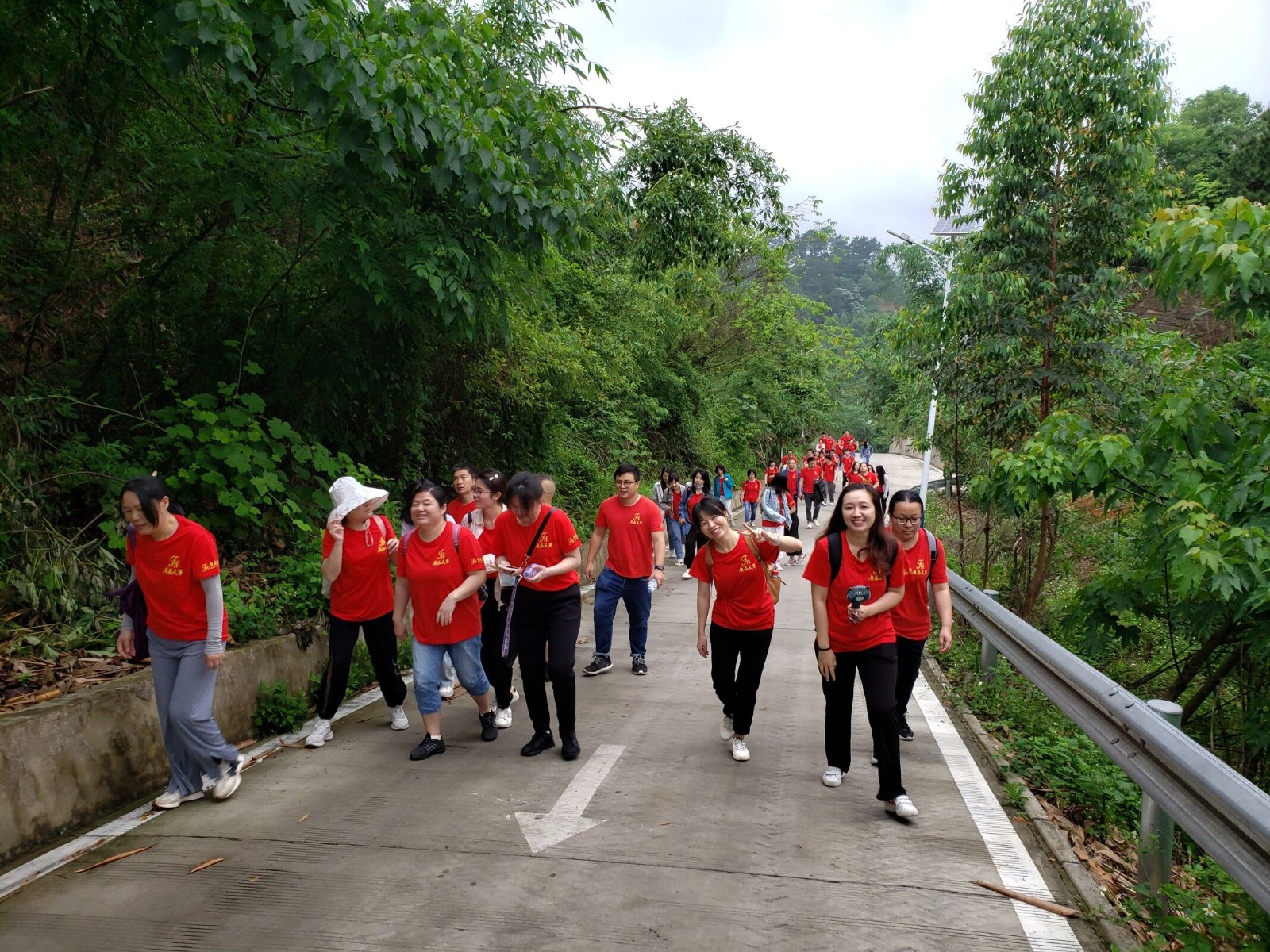 2022年螺螄粉小鎮(zhèn)飛行營地“美麗柳州，快樂前行”健步走活動